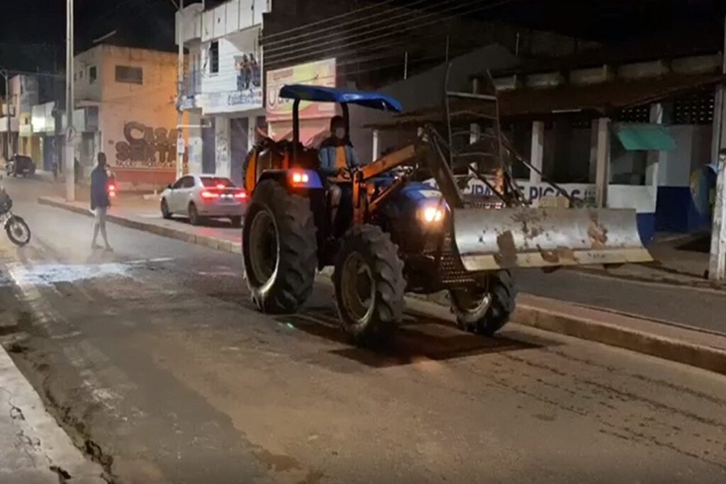 Prefeitura de Picos dá início a pulverização das ruas da cidade na luta contra o coronavírus