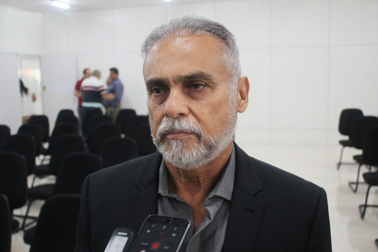 Empresário Araujinho se posiciona contra demissão de servidores pelo prefeito Pe. Walmir Lima