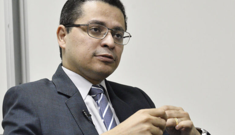 Secretário diz que não tem como barrar saída de paciente do Maranhão para o Piauí