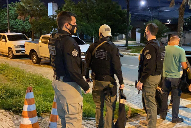 Operação cumpre 19 mandados e alvos são suspeitos fingindo ser desembargadores