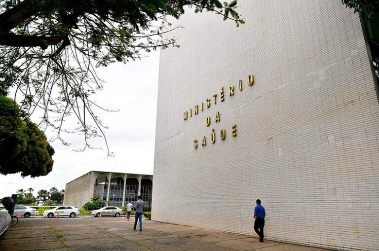 Em meio à pandemia, Ministério da Saúde completa 50 dias sem titular