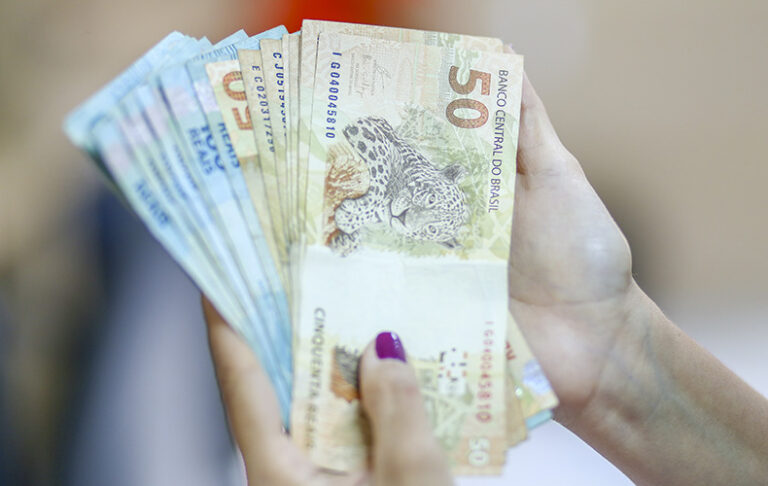 MP apura suposta fraude no recebimento dos R$ 600 por servidores de três cidades no Piauí