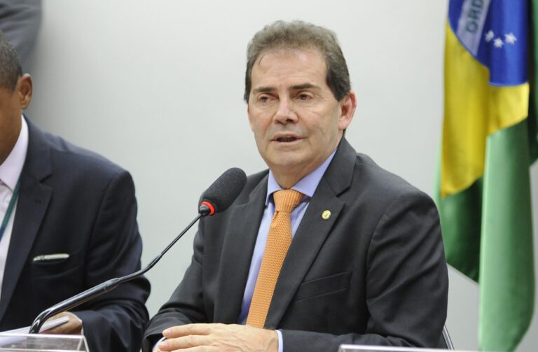 PF cumpre mandados contra Paulinho da Força em SP e no DF