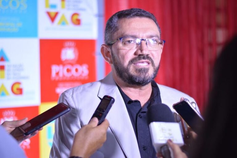Pe. Walmir definirá o nome do vice na chapa do pré-candidato a prefeito Araujinho