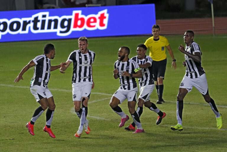 Ceará derrota Fortaleza e garante vaga na final da Copa do Nordeste