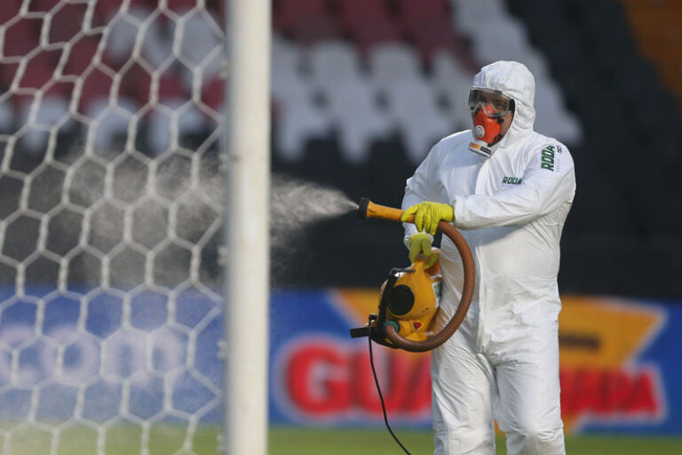 Jogos adiados podem virar rotina no Campeonato Brasileiro, dizem infectologistas
