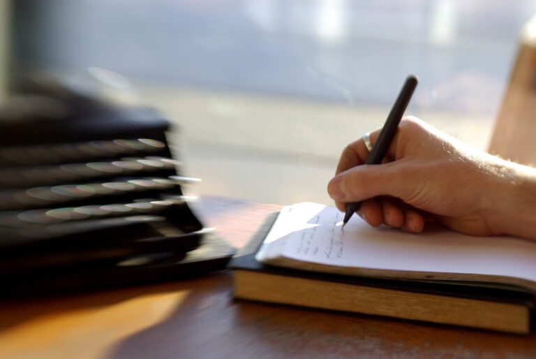 Escritores são convocados para criação de nova Academia