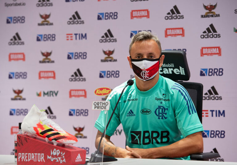 Rafinha deixa Flamengo para acertar com Olympiacos