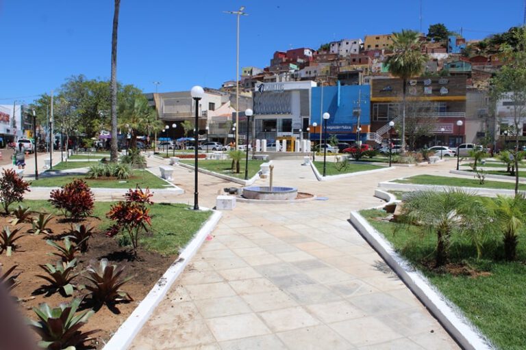 Enquete: o que você achou da reforma da Praça Félix Pacheco de Picos? Aprovou, não aprovou? Opine!