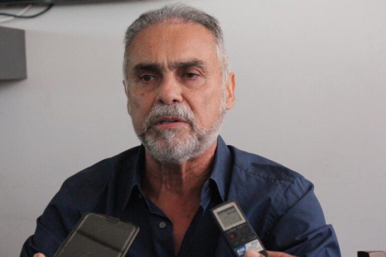 Araujinho reivindica que pacientes com câncer sejam tratados em Picos