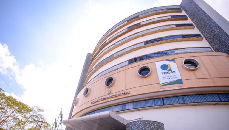 Com retorno gradual, TRE-PI retoma trabalho presencial sem visitação pública