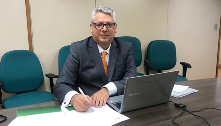 Trabulo Júnior assume Conab: “Queremos transformar a Conab em porta de saída do Bolsa Família”