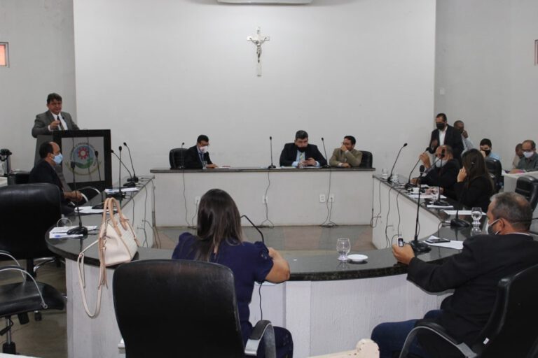 Pelo menos 75% dos vereadores da Câmara Municipal de Picos renovaram o mandato