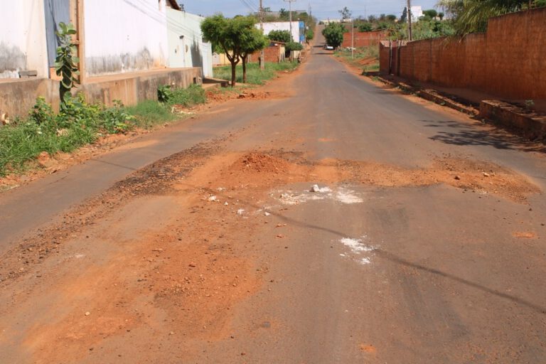 Avenida do Belo Norte pavimentada antes das eleições começa a apresentar buracos