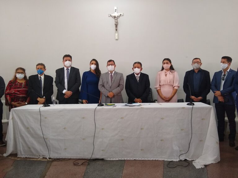 Prefeito Gil Paraibano e Xandu Neri são empossados em Picos