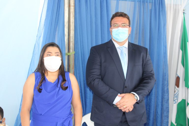 Prefeito Dr. Karlão e vice Mircéia são empossados em Santo Antônio de Lisboa