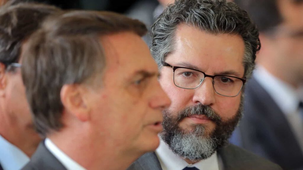 Congresso avalia Ernesto Araújo como o pior ministro de Bolsonaro, diz pesquisa