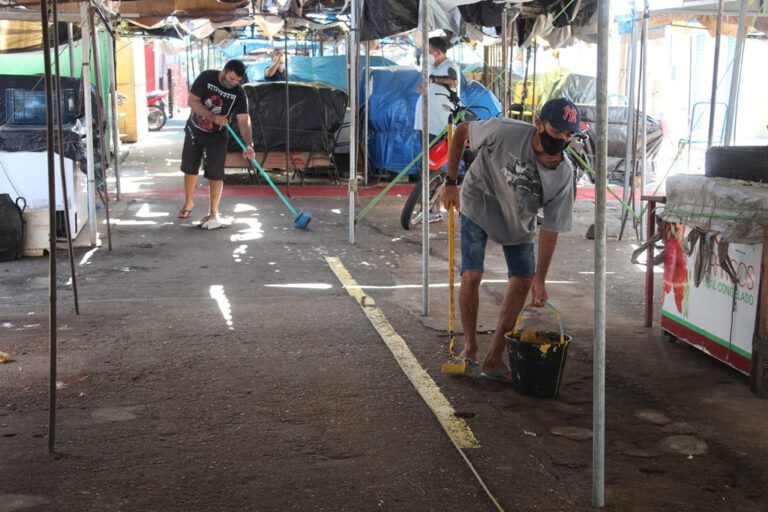 Secretaria de Desenvolvimento Econômico inicia demarcação da feira de frutas e verduras