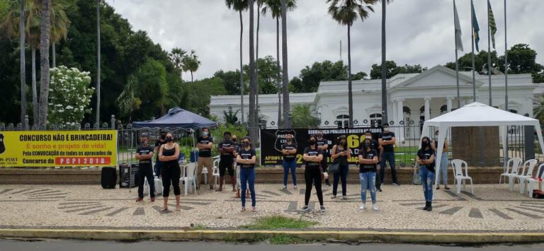 Aprovados no concurso da Polícia Civil do Piauí pressionam governo do estado por convocação