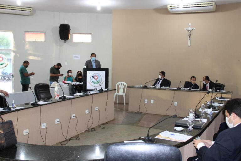 Câmara Municipal de Picos derruba mais um veto do prefeito Gil Paraibano