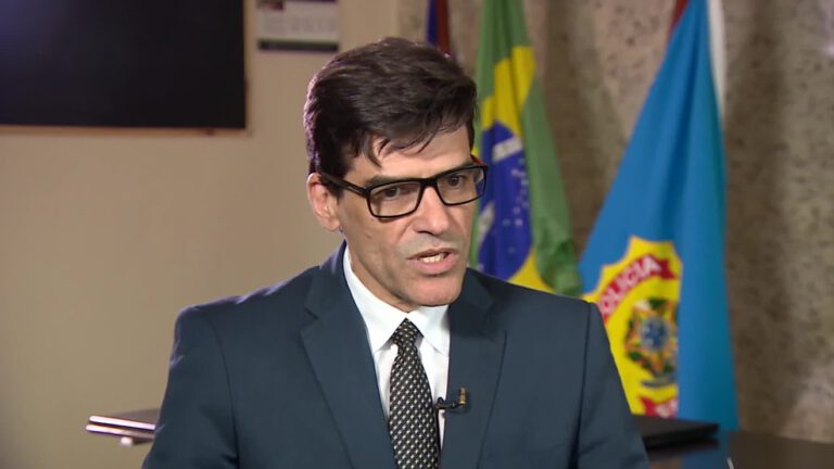 Eu avisei que não ia passar boiada, diz delegado da PF que denunciou Salles