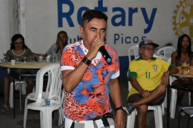 Morre o cantor Robertinho Brega