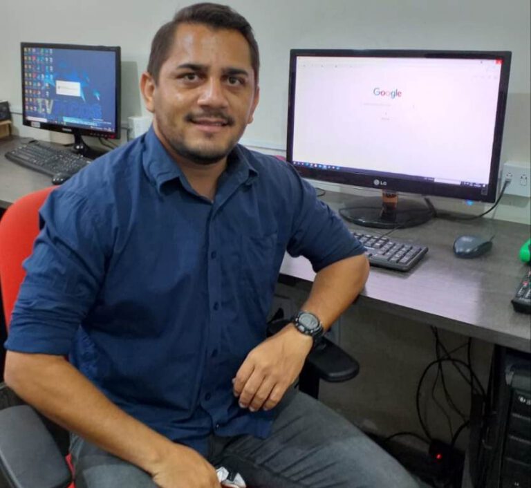 Estudante de Jornalismo da UESPI apresenta TCC sobre homossexualidade