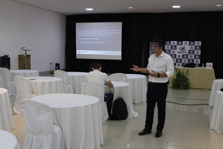 INNOVA promove capacitação sobre Nova Lei de Licitações para gestores municipais e fornecedores