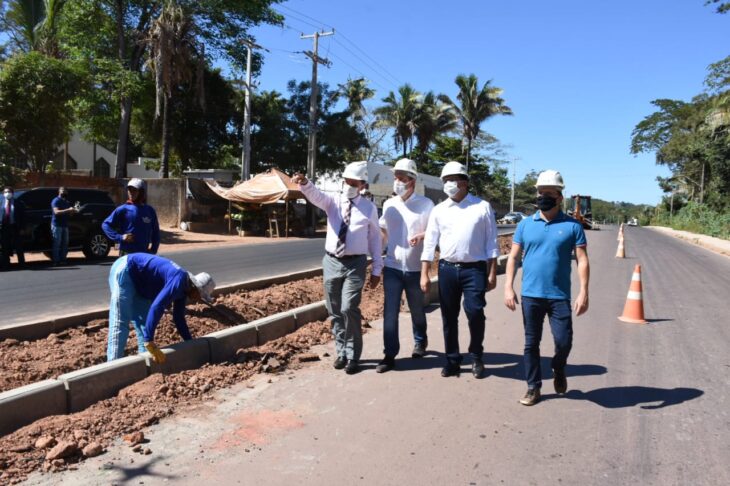 Governador visita obras de duplicação da PI 112