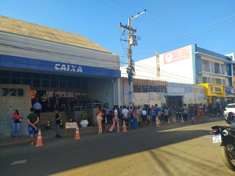 Gerente da Caixa de Picos atribui filas a desconhecimento do uso dos aplicativos pelos clientes