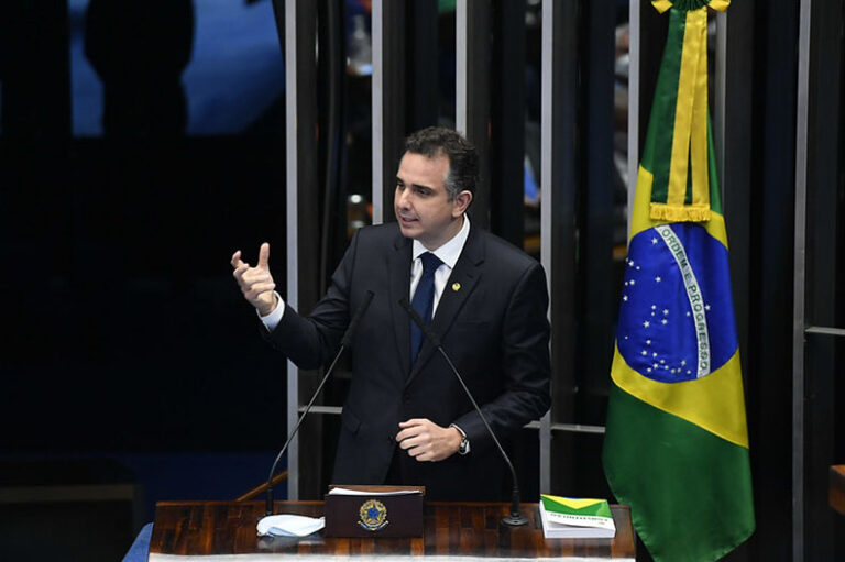 Senado faz acordo para derrubar volta das coligações nas eleições
