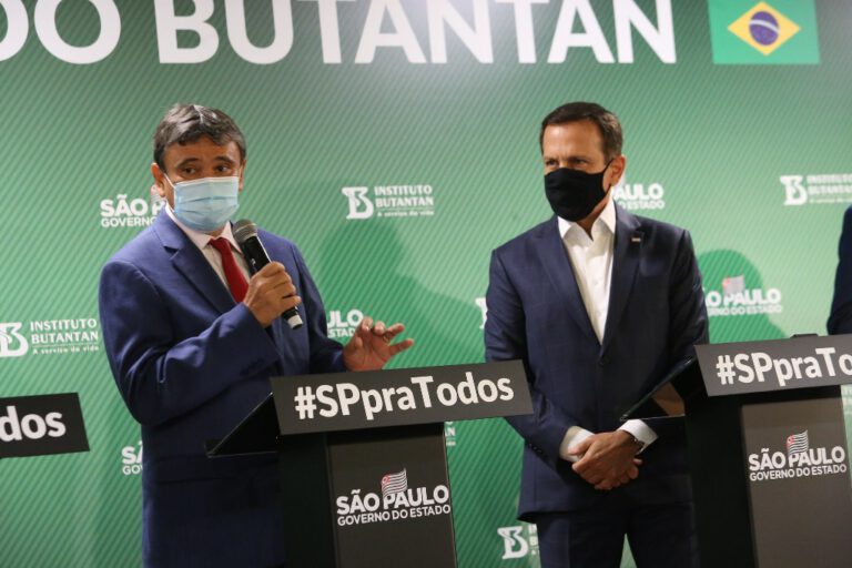 Ao lado de Dória, Wellington Dias anuncia compra de 500 mil doses de Coronavac