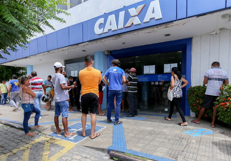 No Piauí, 456 mil migram para o Auxílio Brasil, mas famílias ficam de fora