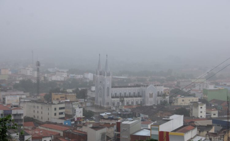 Chuvas dos últimos dias são características da pré-estação, informa climatologista