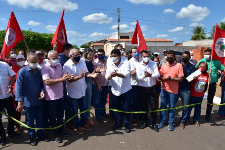 Ao lado de lideranças, Rafael entrega obras e autoriza novos investimentos em Geminiano