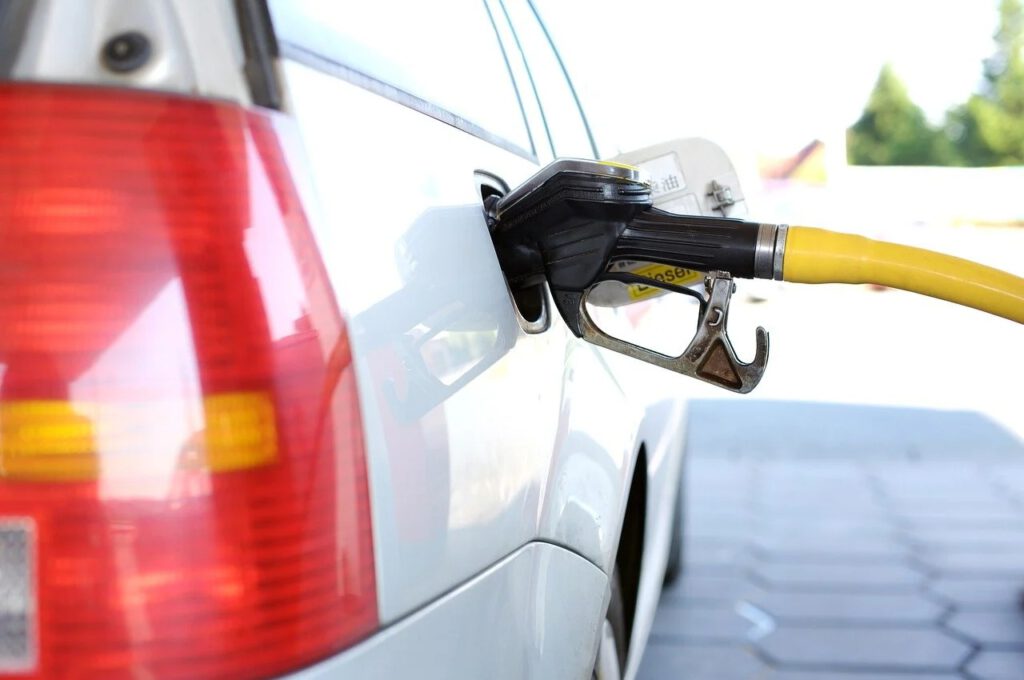 Preços da gasolina e do diesel sobem novamente amanhã (12); saiba quanto