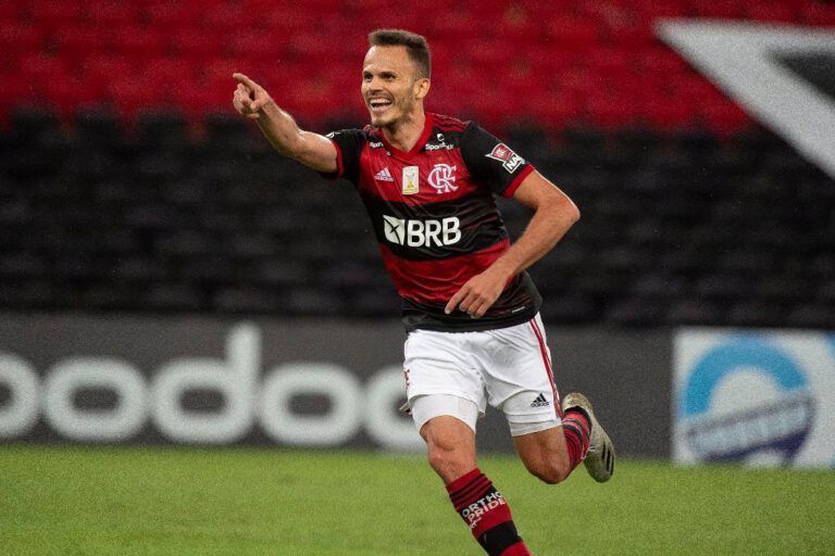 Picoense Renê deixa o Flamengo e assina com o Internacional