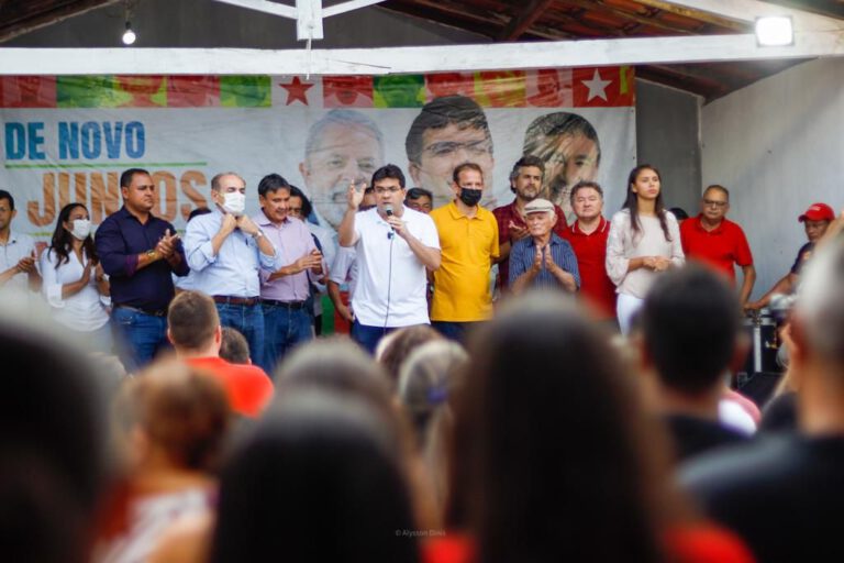 Rafael e Wellington discutem propostas com população de Elesbão, Pimenteiras e Valença