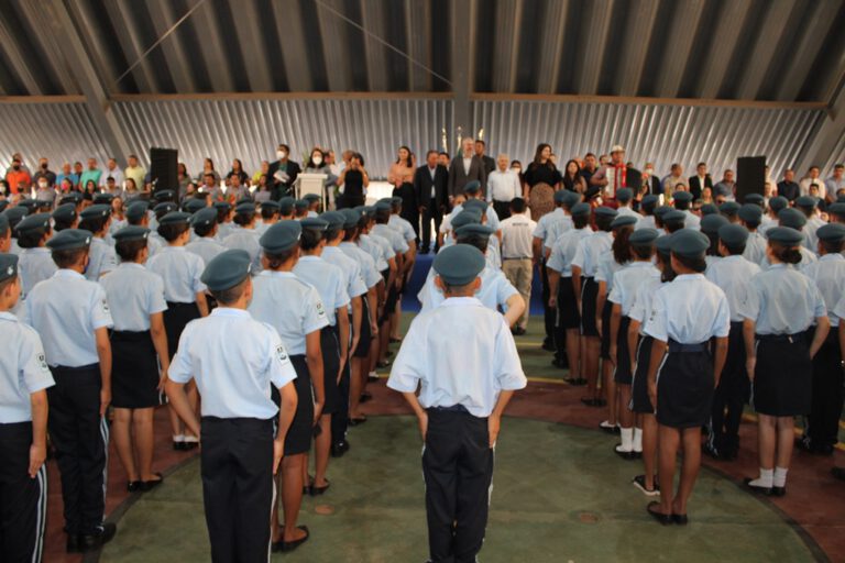 Com a presença de ministro, Gil Paraibano inaugura primeira Escola Cívico-Militar de Picos