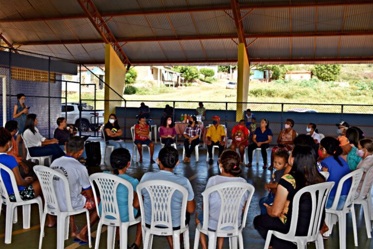 Semtas realiza roda de conversa com idosos do bairro Morada do Sol