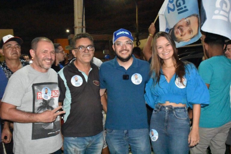 Candidato Aldo Gil promove “adesivaço” com apoiadores em Picos