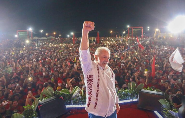 Lula reúne multidão em Teresina, critica Bolsonaro e disse que eleitor não trocará voto por R$ 600,00