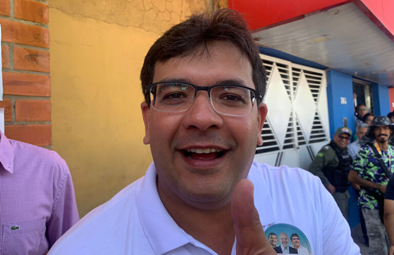 Rafael acredita em vitória no 1º turno e minimiza uso da imagem de Lula por Silvio