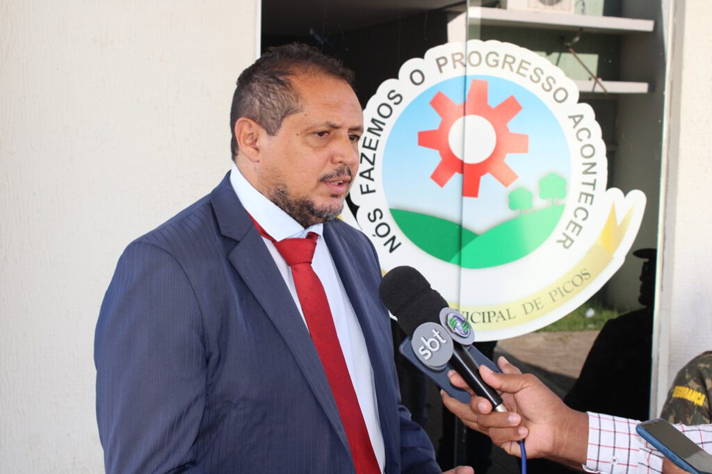 Vereador Wellington Dantas destaca obras de calçamento do Governo do Estado no bairro Paraibinha em Picos