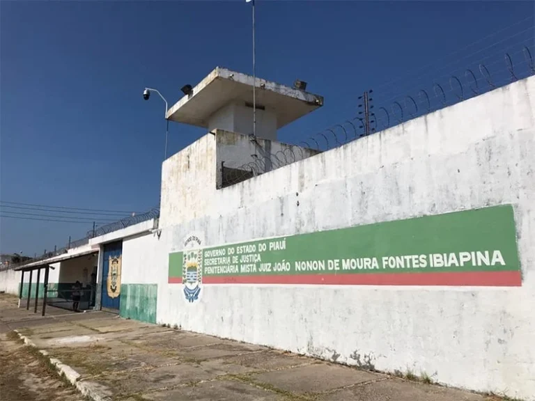 Quase 500 presos ganham benefício da saída temporária de Natal no Piauí