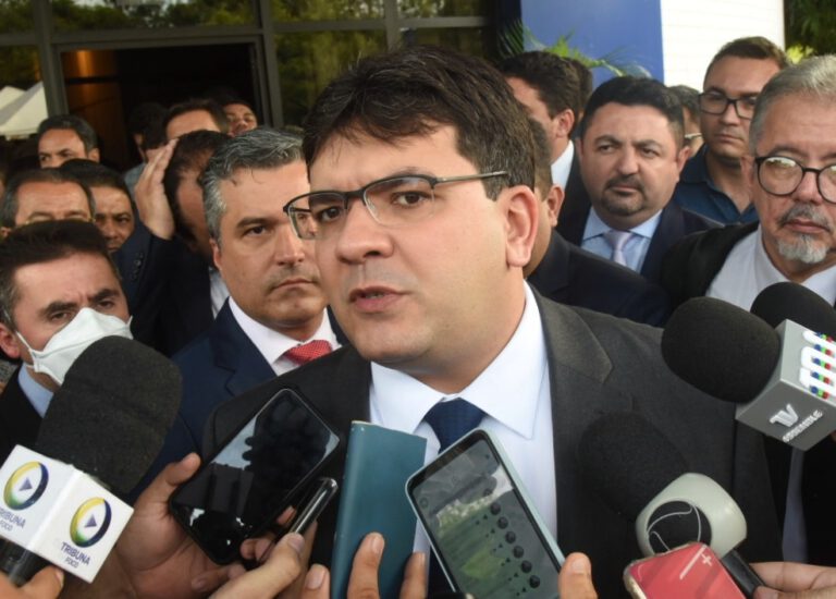 Governador cobra foco na gestão, secretário que for candidato pode ser “convidado a sair”