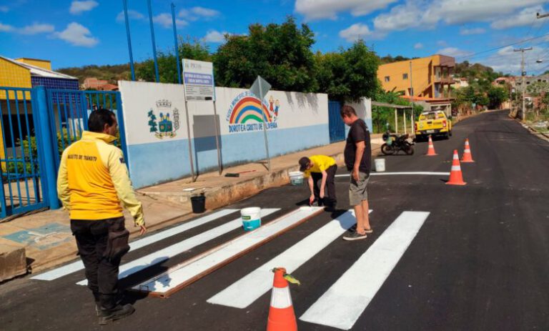 Secretaria de Trânsito intensifica trabalho de sinalização nos bairros Passagem das Pedras e Boa Vista