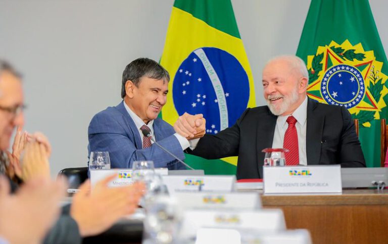 Lula virá ao Piauí acompanhado de 25 ministros e lançará novo programa com Wellington Dias