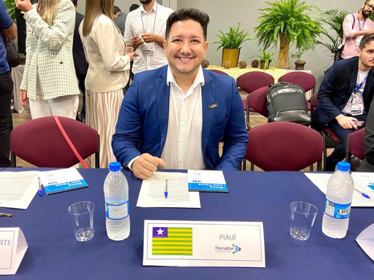 Setur participa de fórum sobre o fortalecimento do turismo no Brasil