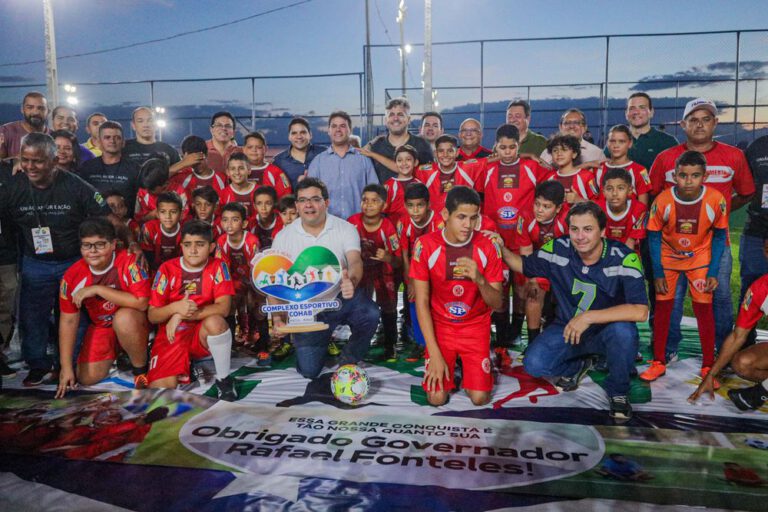 Governador entrega complexo poliesportivo no bairro COHAB